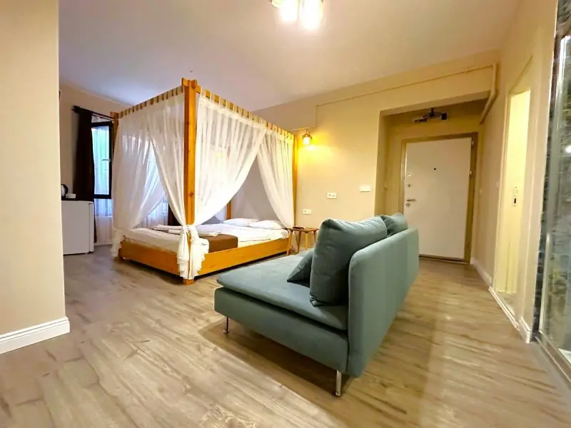 Queen Suite